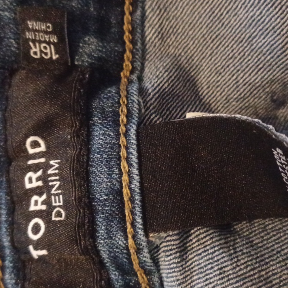Torrid Skinny Jeans Size 16R. L.30.5". Rise 10".  EUC - Picture 5 of 9